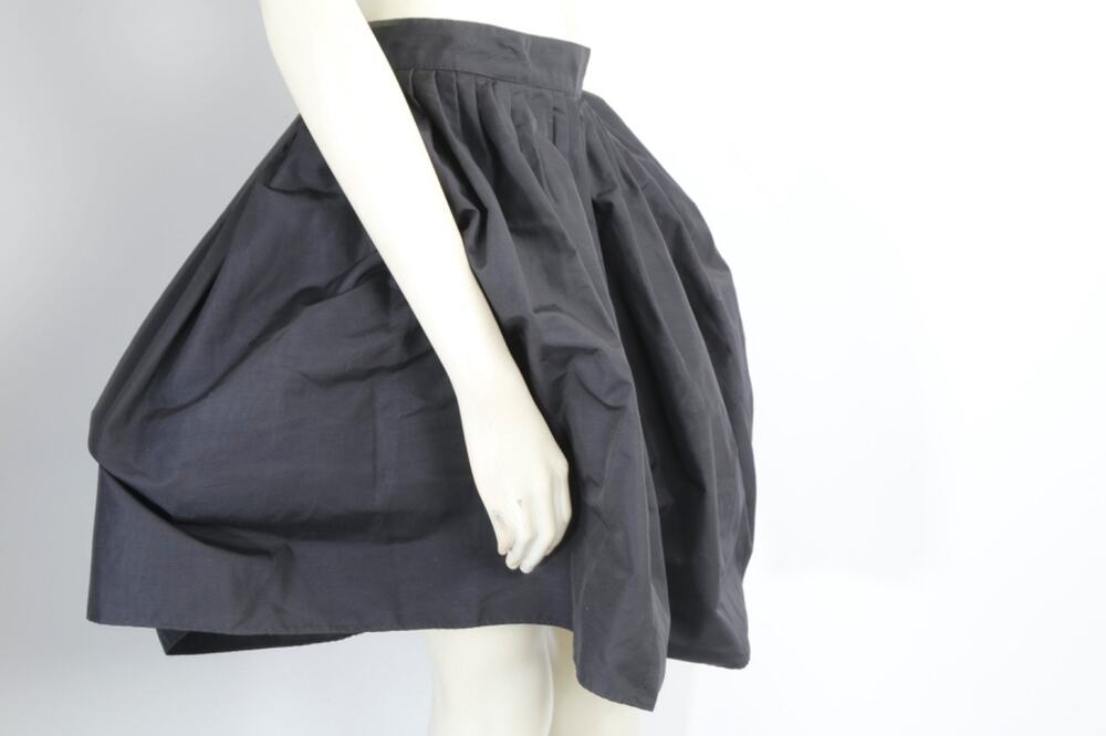 Calvin Klein Classics Black Bubble Hem Balloon Volume Mini Skirt Size 10 USA